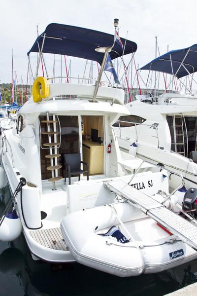 Book yachts online - motorboat - Starfisher 34 - Stella - rent