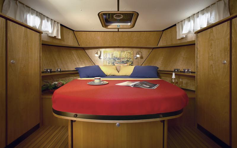 Book yachts online - motorboat - Linssen 33.9AC - CS/Linssen 34.9AC - rent