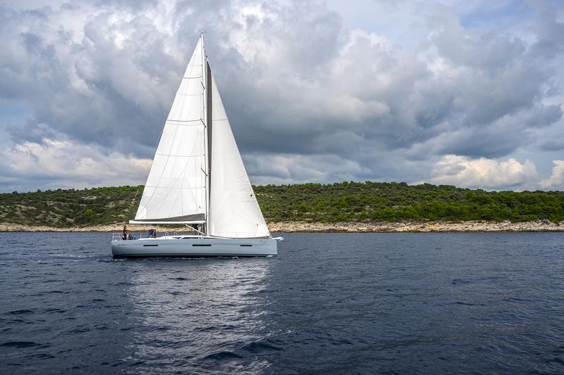 Book yachts online - sailboat - More 55 - PIXEL - rent