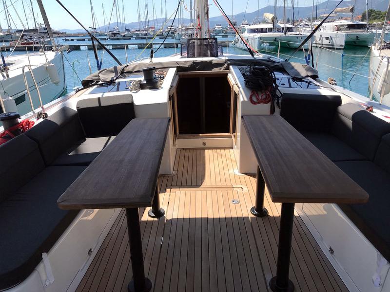 Book yachts online - sailboat - More 55 - PIXEL - rent