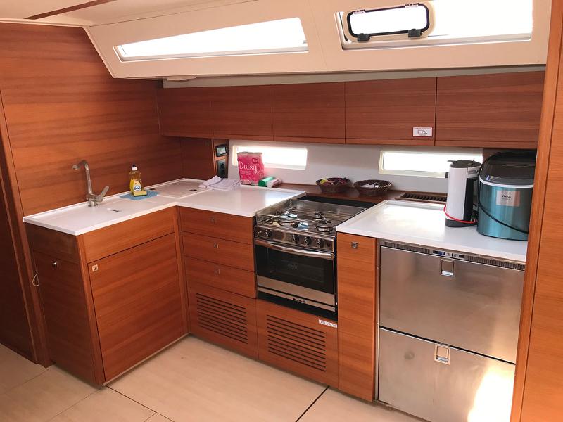 Book yachts online - sailboat - More 55 - PIXEL - rent