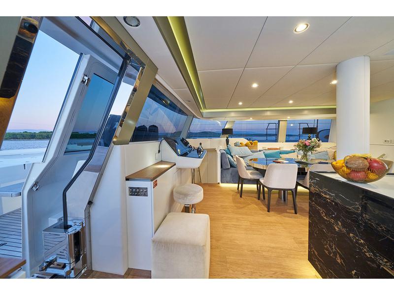 Book yachts online - catamaran - Sunreef 60 - SINATA - rent