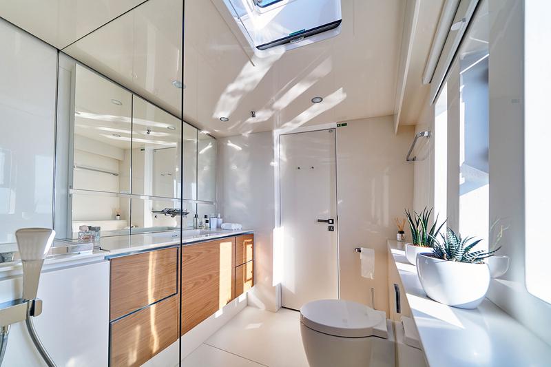 Book yachts online - catamaran - Sunreef 60 - SINATA - rent