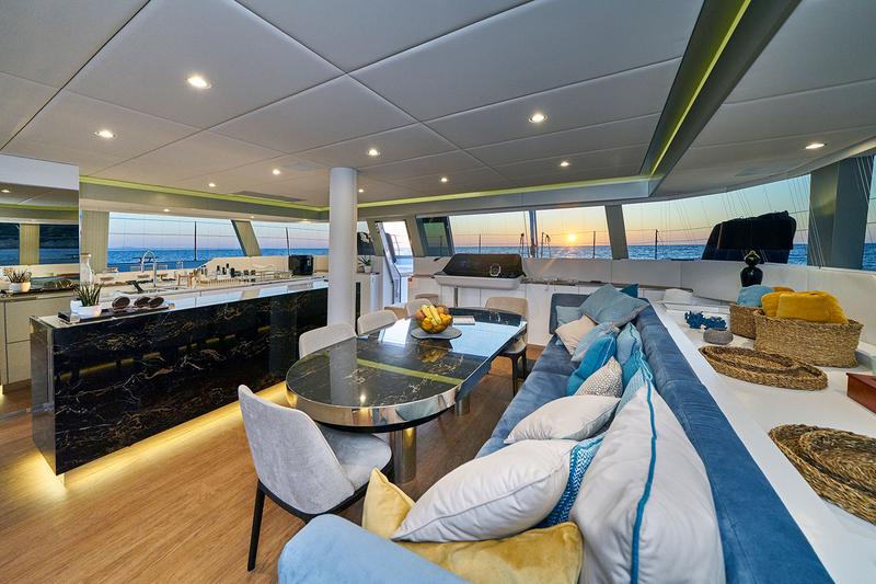 Book yachts online - catamaran - Sunreef 60 - SINATA - rent
