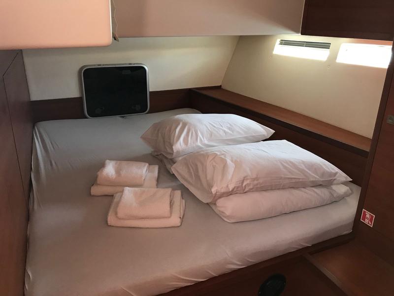 Book yachts online - sailboat - More 55 - MORE GREY - rent