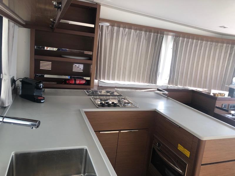Book yachts online - catamaran - Lagoon 46 - Terra Sarda - air conditioned - - rent