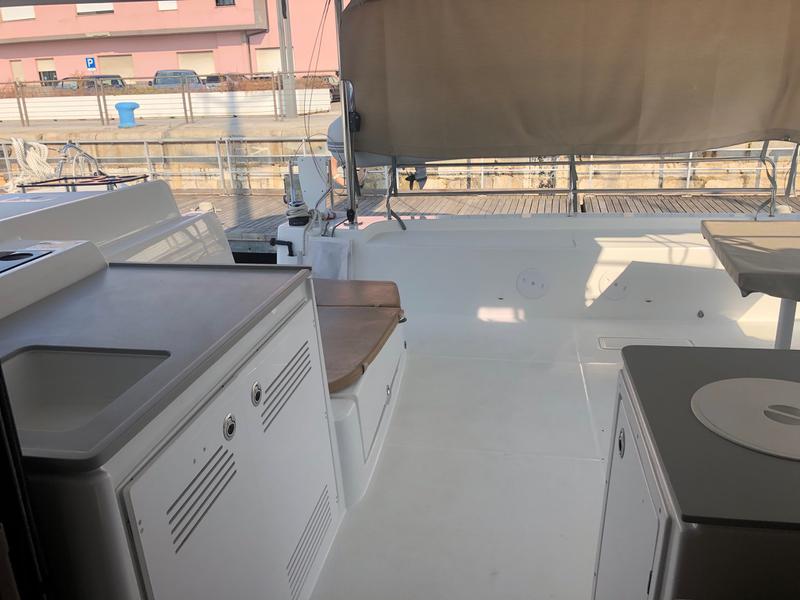Book yachts online - catamaran - Lagoon 46 - Terra Sarda - air conditioned - - rent