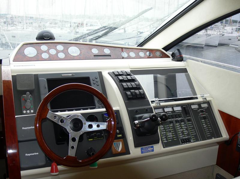 Book yachts online - motorboat - Fairline Phantom 50 - Luna IV (Jet ski - option with extra charge) - rent