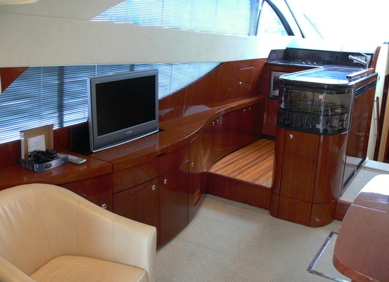 Book yachts online - motorboat - Fairline Phantom 50 - Luna IV (Jet ski - option with extra charge) - rent