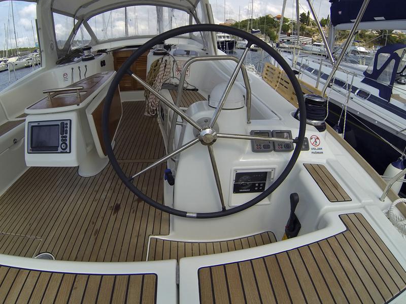Book yachts online - sailboat - Oceanis 50 - Pika II (Bowthruster, Sails 2020, AC + generator) - rent