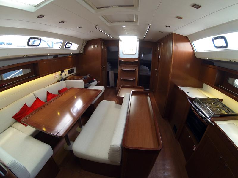 Book yachts online - sailboat - Oceanis 50 - Pika II (Bowthruster, Sails 2020, AC + generator) - rent