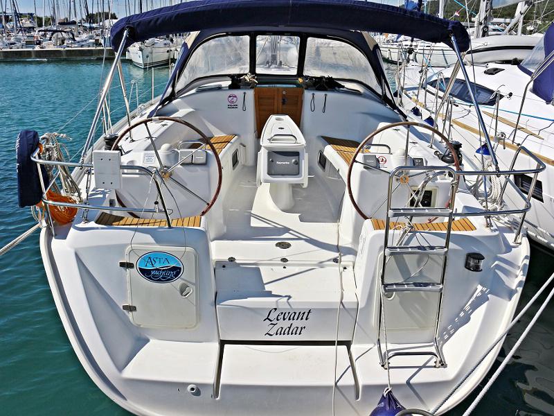 Book yachts online - sailboat - CYCLADES 43.4 BT - LEVANT - rent