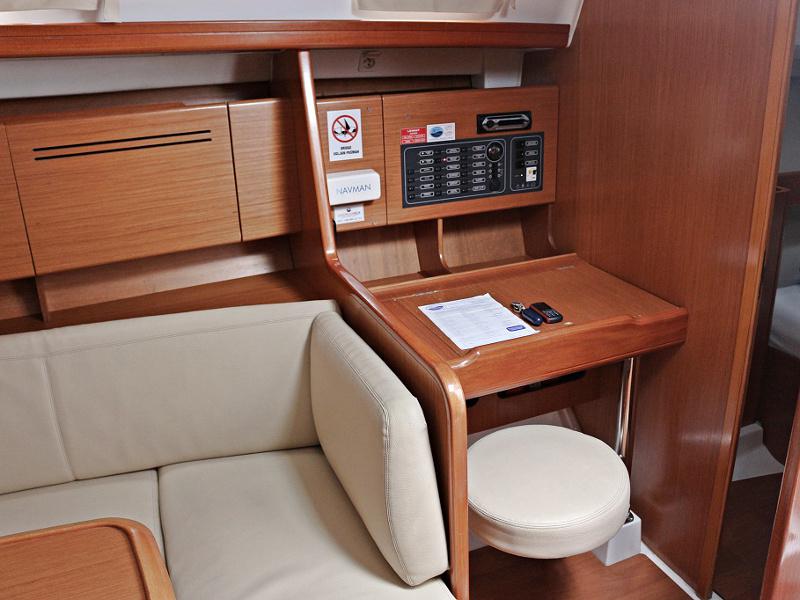Book yachts online - sailboat - CYCLADES 43.4 BT - LEVANT - rent