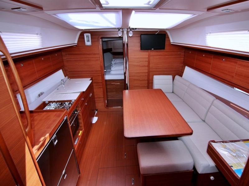 Book yachts online - sailboat - DUFOUR 382 BT - THELMA - rent