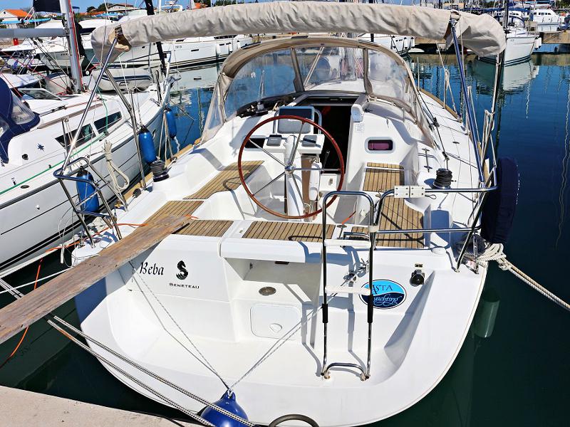 Book yachts online - sailboat - OCEANIS 34 - BEBA - rent