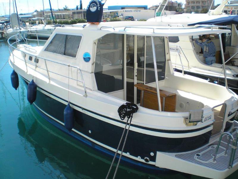 Book yachts online - motorboat - ADRIA 1002V  BT (12) - LAVSA - rent