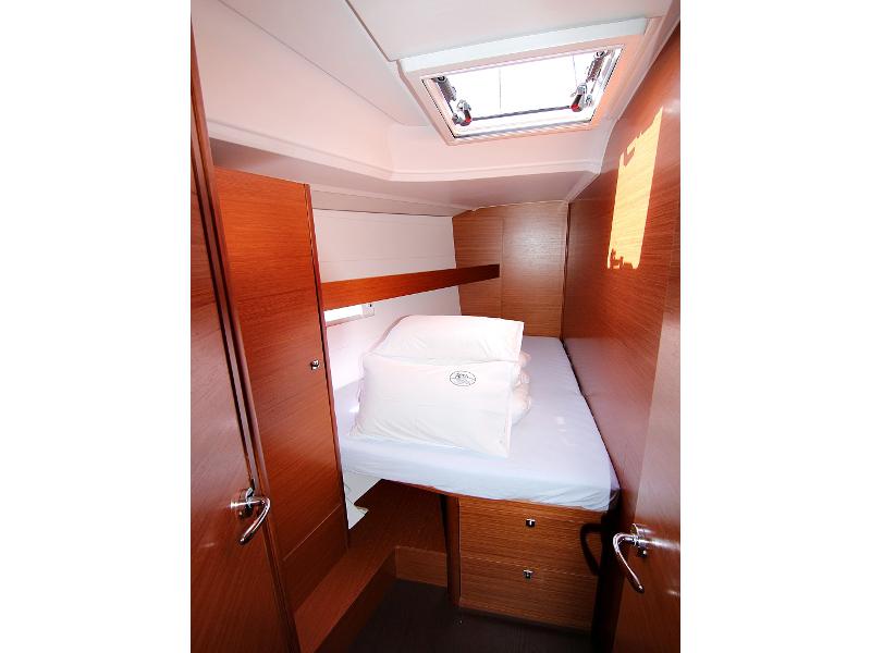 Book yachts online - sailboat - DUFOUR 460 Grand Large BT - LOLA - rent