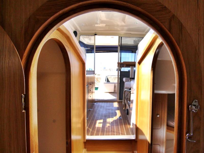 Book yachts online - motorboat - VEKTOR 950 BT (16) - RAVA - rent