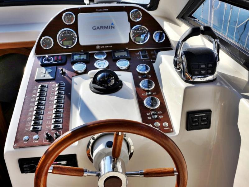 Book yachts online - motorboat - VEKTOR 950 BT (16) - RAVA - rent