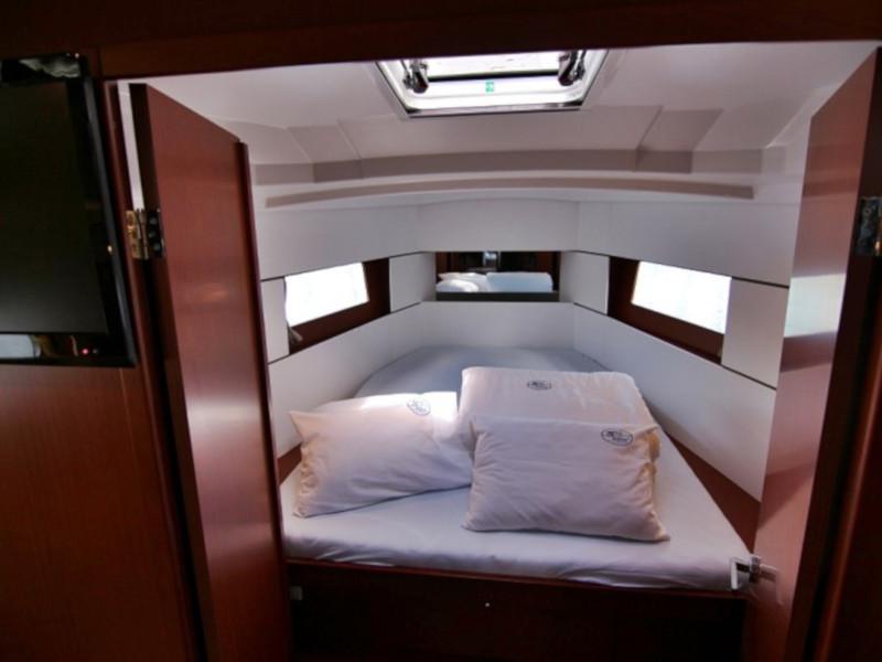 Book yachts online - sailboat - OCEANIS 38 BT - FEDE - rent
