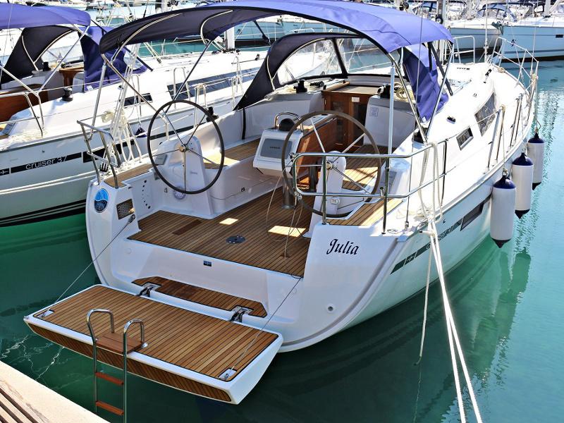 Book yachts online - sailboat - BAVARIA C 37 BT - JULIA - rent