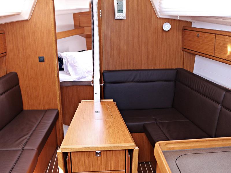 Book yachts online - sailboat - BAVARIA C 33 - CHIARA - rent