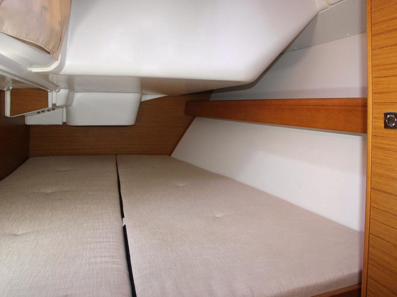 Book yachts online - sailboat - SUN ODYSSEY 36i - SEDNA - rent