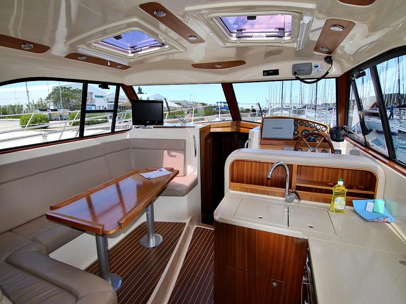 Book yachts online - motorboat - ADRIANA 44 BT (12) - FRANKA - rent