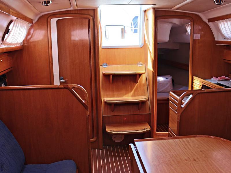 Book yachts online - sailboat - BAVARIA 33 C - ALMA - rent