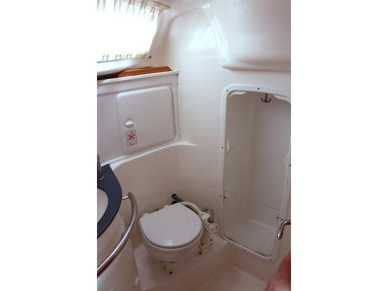 Book yachts online - sailboat - BAVARIA 33 C - ALMA - rent