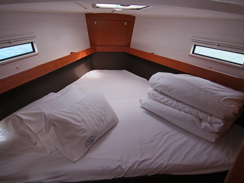 Book yachts online - sailboat - BAVARIA C 41 BT - PATRIZIA - rent