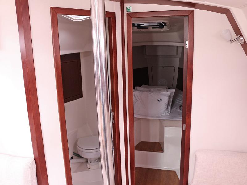 Book yachts online - sailboat - HANSE 350 - IVANA - rent