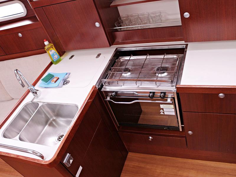 Book yachts online - sailboat - HANSE 350 - IVANA - rent