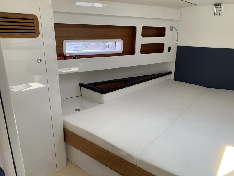 Book yachts online - sailboat - RM 1180 - OXO - rent