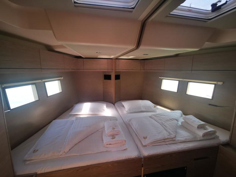 Book yachts online - sailboat - Hanse 548 - MILA FELICE - rent