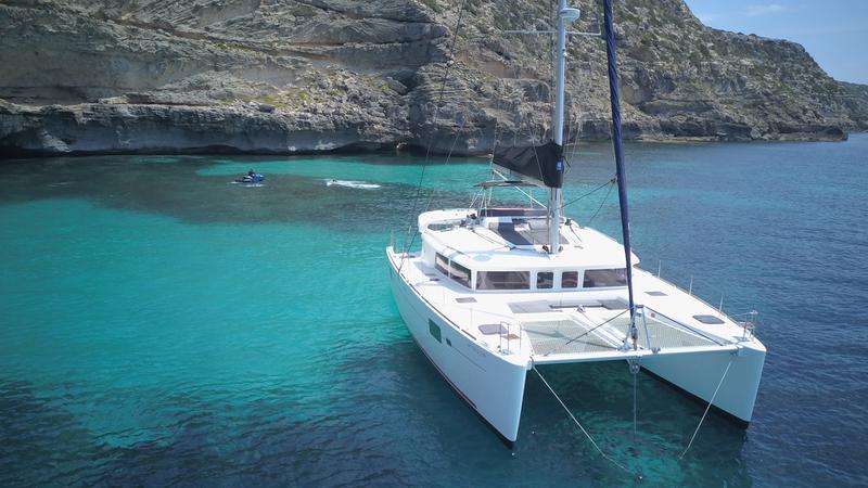 Book yachts online - catamaran - Lagoon 450  Flybridge - Fornes - rent