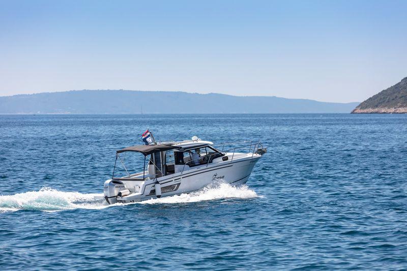 Book yachts online - motorboat - Merry Fisher 795 - ŽANA - rent