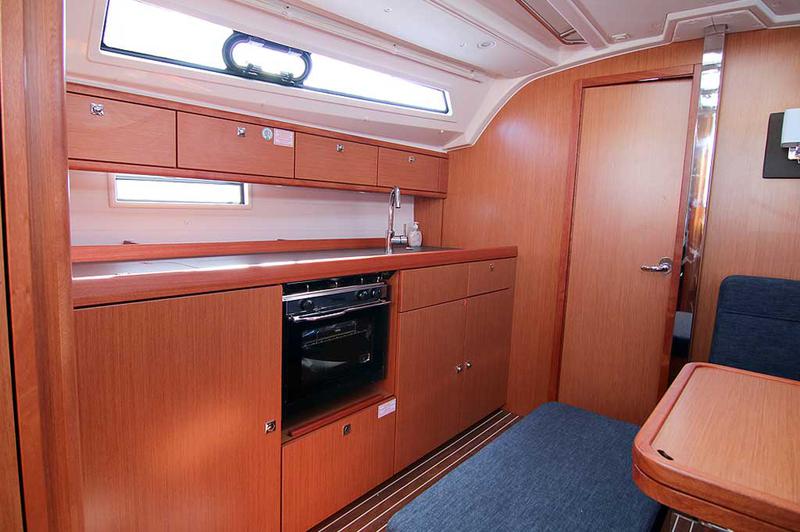 Book yachts online - sailboat - Bavaria 41 Cruiser - Harmonia - rent