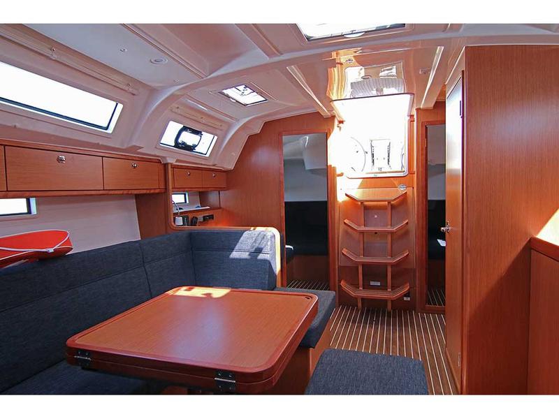 Book yachts online - sailboat - Bavaria 41 Cruiser - Nostalgia - rent
