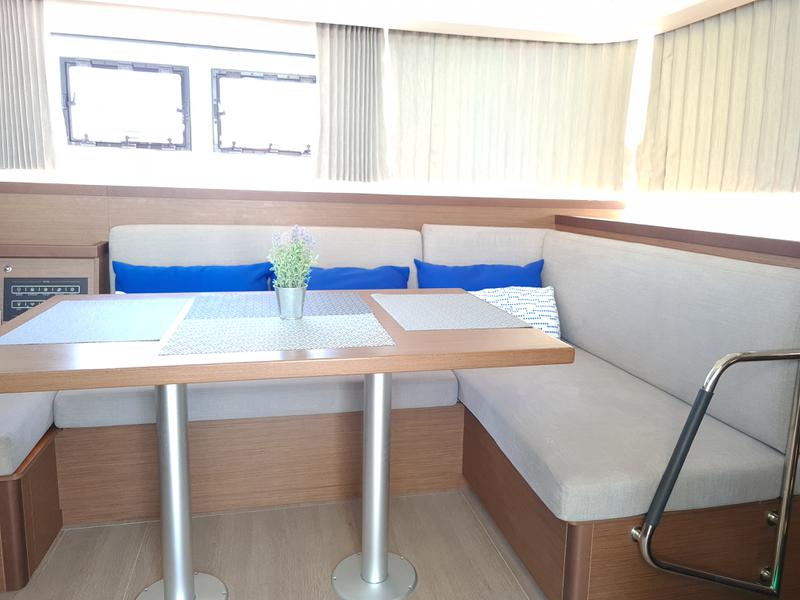 Book yachts online - catamaran - Lagoon 40 - SAILING POINT - rent