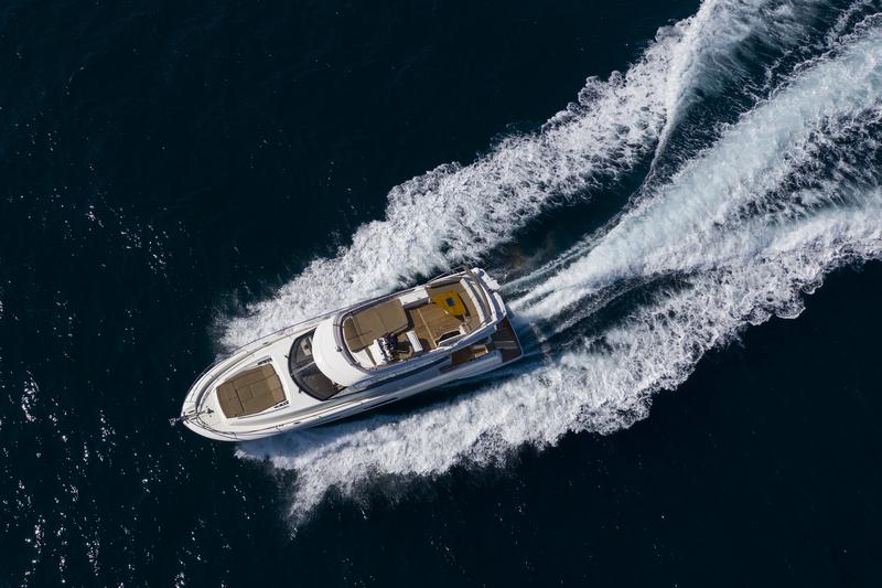 Book yachts online - motorboat - Prestige 550 Fly - Floria - rent