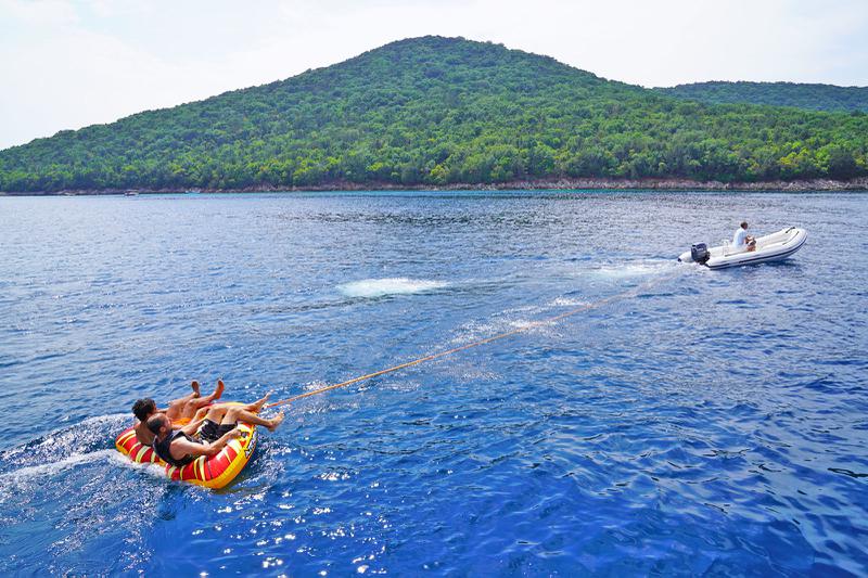 Book yachts online - catamaran - Caribe 69 - Mystique - rent