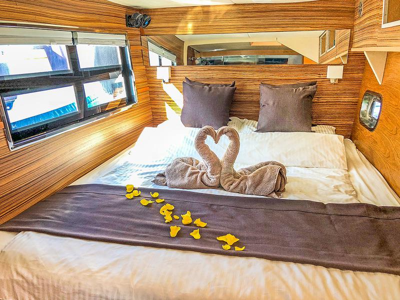 Book yachts online - catamaran - Caribe 69 - Mystique - rent