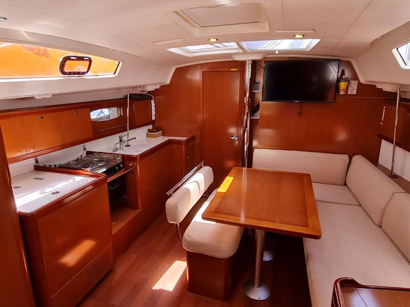 Book yachts online - sailboat - Oceanis 43 - BLACK SHEEP - rent