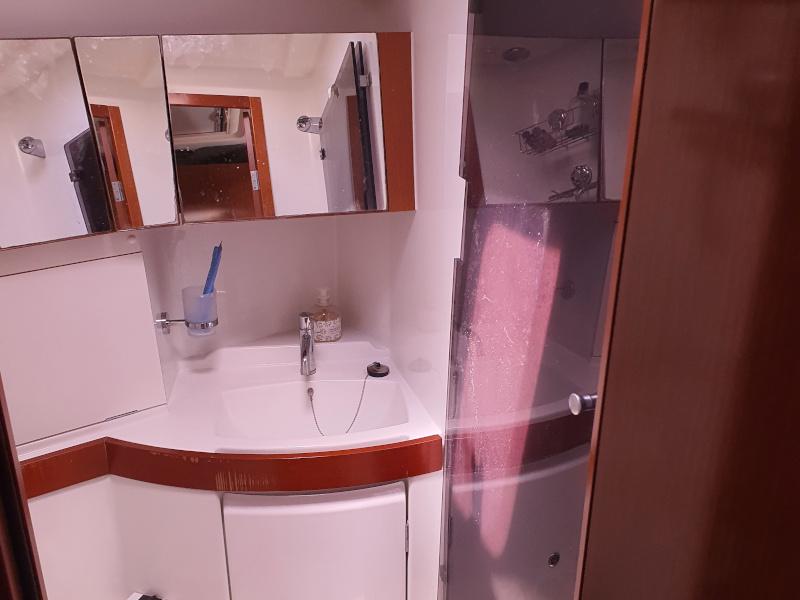 Book yachts online - sailboat - Oceanis 43 - BLACK SHEEP - rent