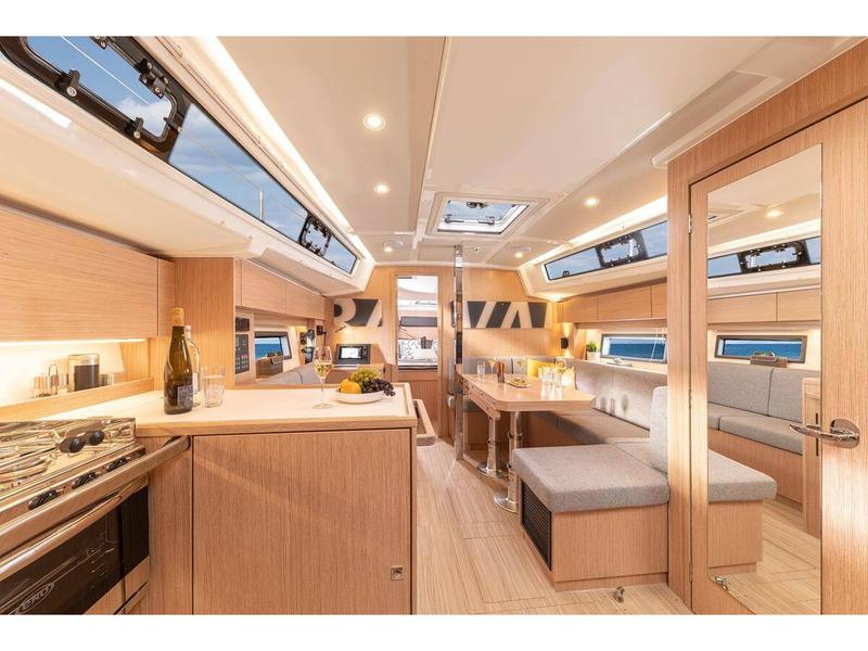 Book yachts online - sailboat - Bavaria C38 - Blue Note - rent