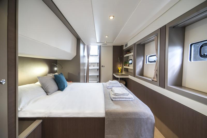 Book yachts online - catamaran - Bali 5.4. - Sikelia - rent