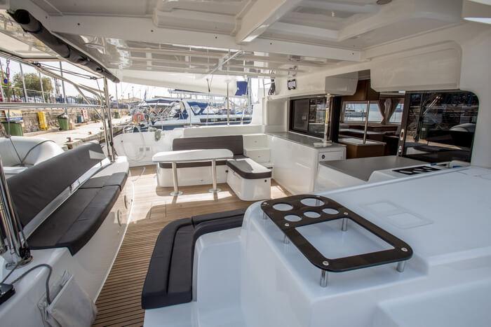 Book yachts online - catamaran - Lagoon 46 - SH3 - rent