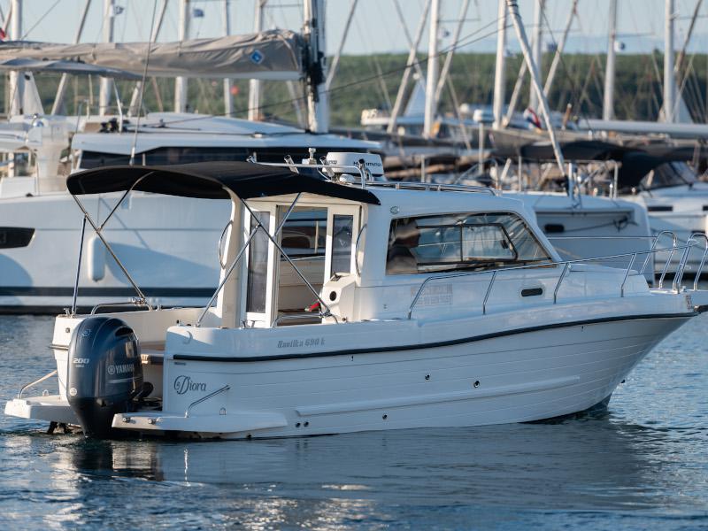 Book yachts online - motorboat - Nautika 690K - Diora - rent
