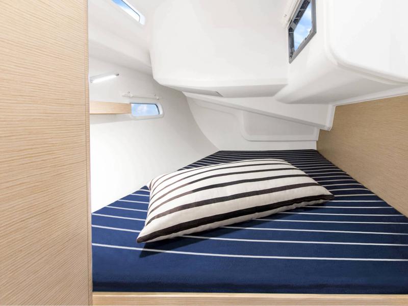 Book yachts online - sailboat - Hanse 388 - New.1 2022 - rent
